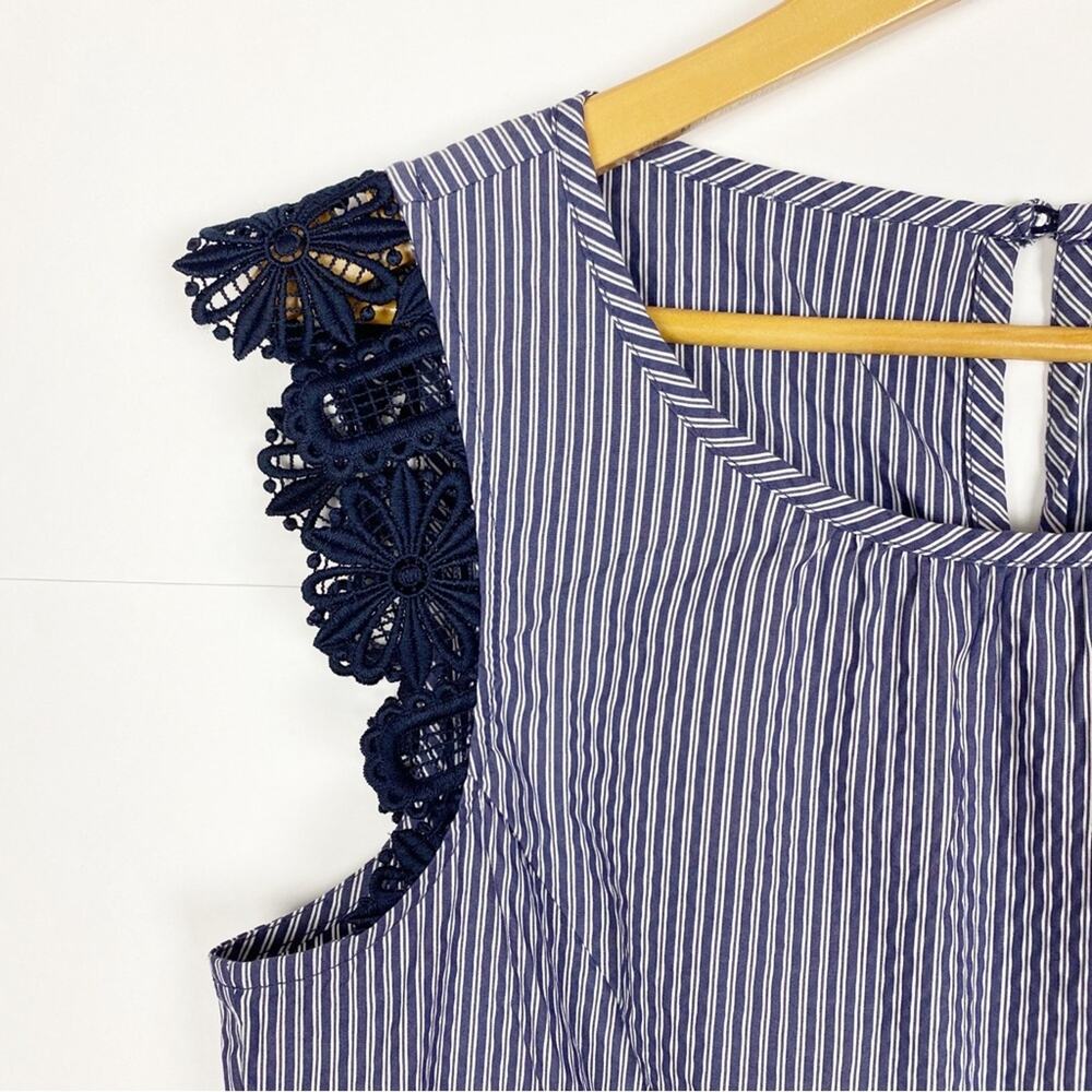 Cabi Lace Flutter Sleeve Seersucker Tank #5727 Navy White Size Medium - Picture 3 of 7